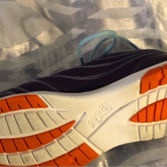 Ryka Sneakers. - Picture 6 of 8